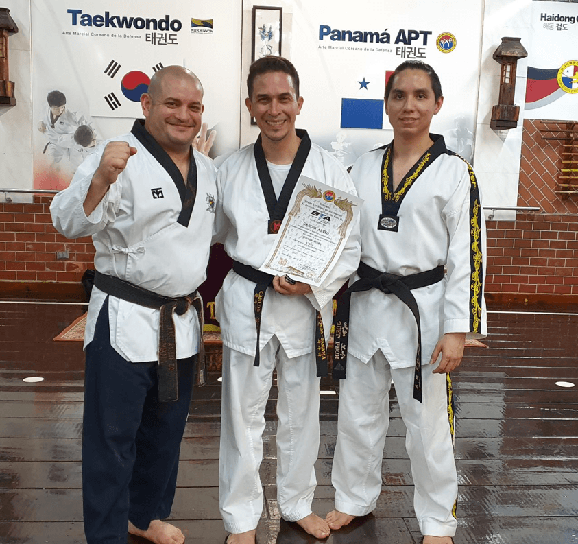 Read more about the article ¡Nuevos Sabom Nim en la Academia Panameña de Taekwondo!